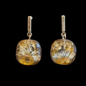NWT - Unique Gold Pressed Flower Drop Earrings